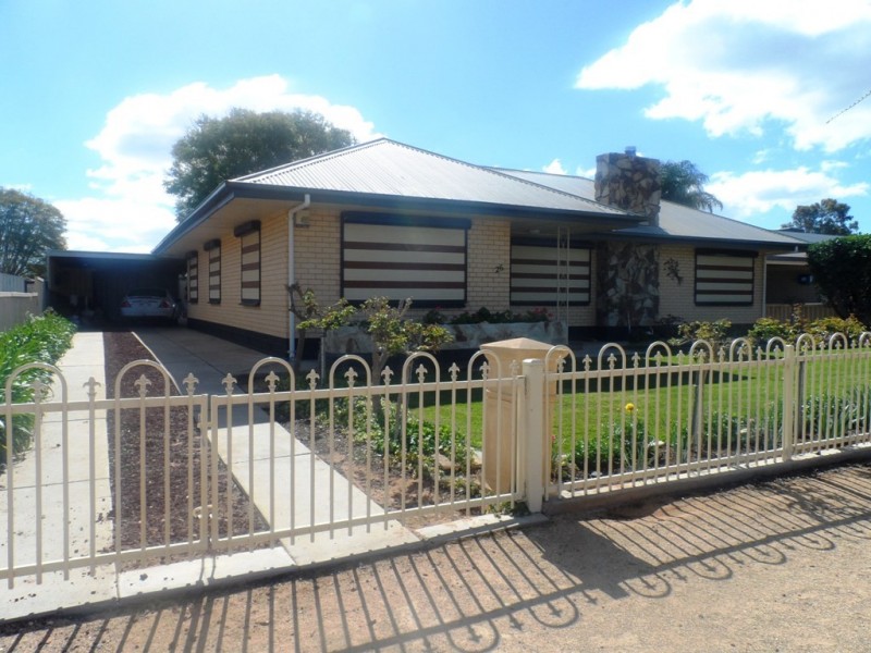 26 First Street, Loxton SA 5333
