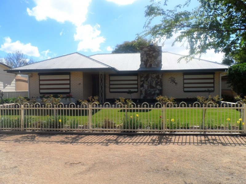 26 First Street, Loxton SA 5333