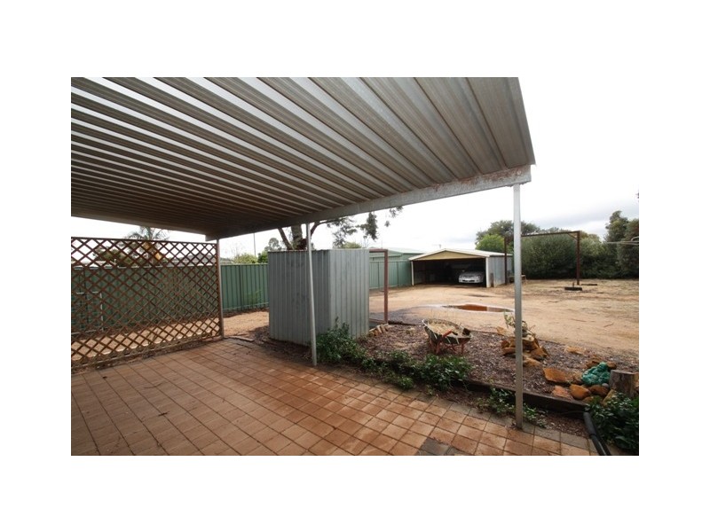 105 Paruna Road, Loxton SA 5333