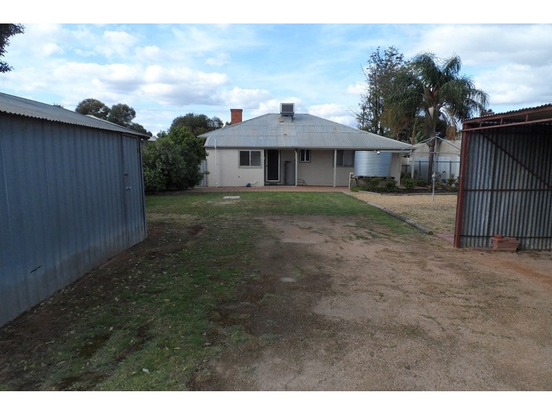 35 Railway Terrace, Renmark SA 5341