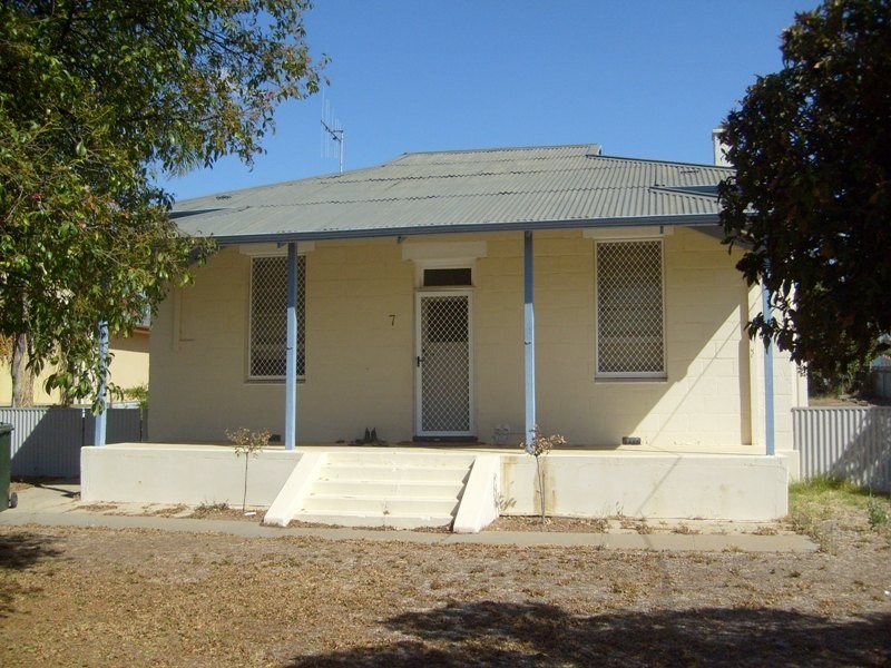 7 Laffer Street, Barmera SA 5345
