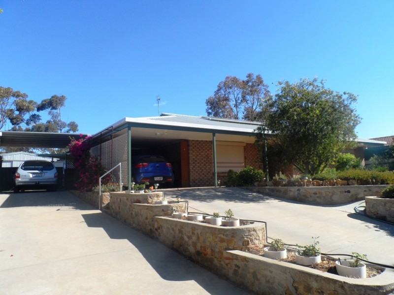 10 Kaesler Street, Loxton SA 5333