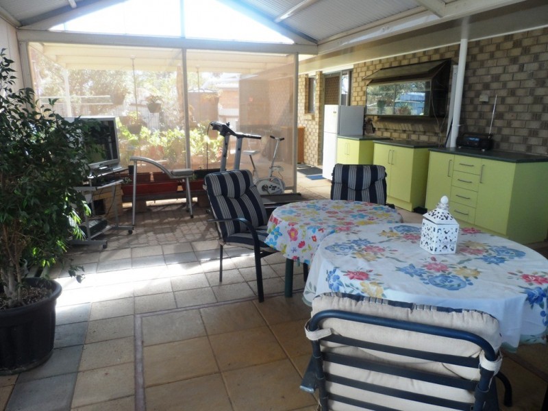 10 Kaesler Street, Loxton SA 5333