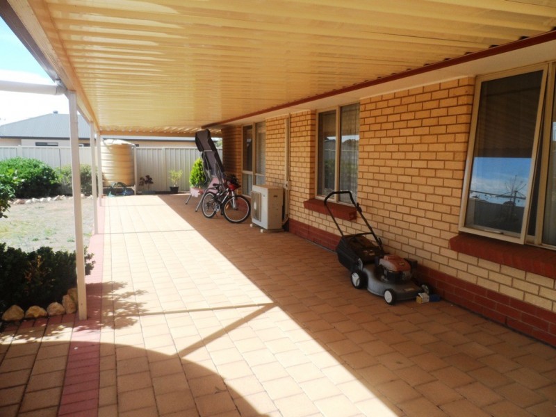 5 Torrens Street, Loxton SA 5333