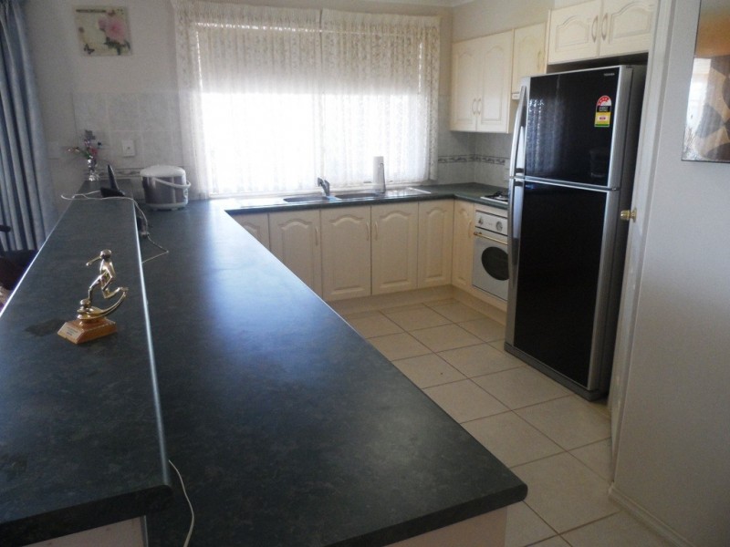 5 Torrens Street, Loxton SA 5333