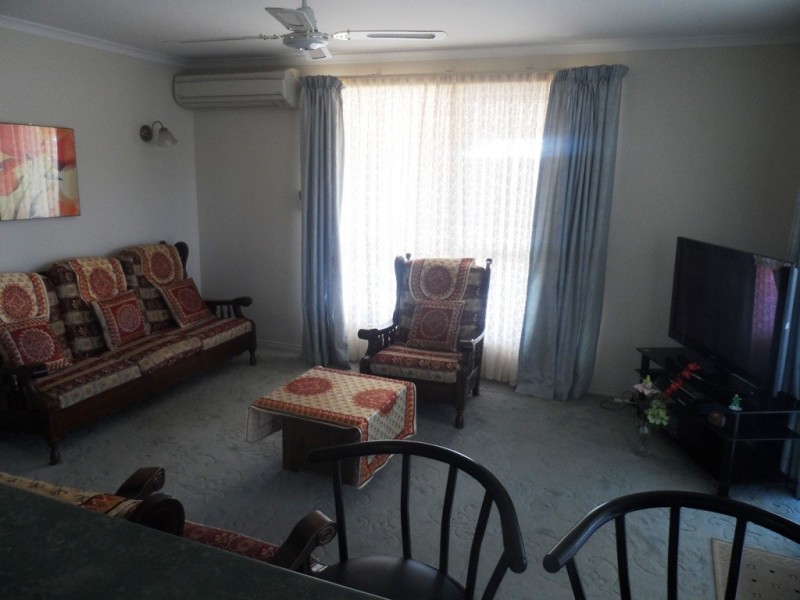 5 Torrens Street, Loxton SA 5333