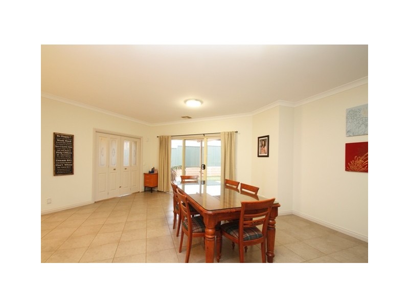 18 McEWEN DRIVE, Loxton SA 5333