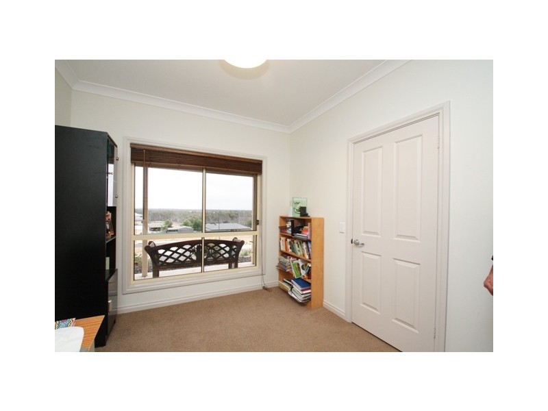 18 McEWEN DRIVE, Loxton SA 5333