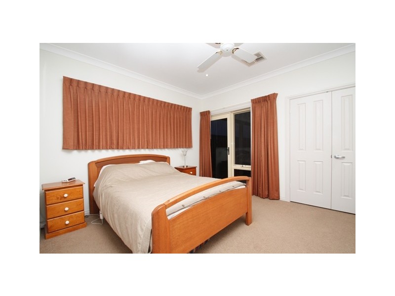 18 McEWEN DRIVE, Loxton SA 5333