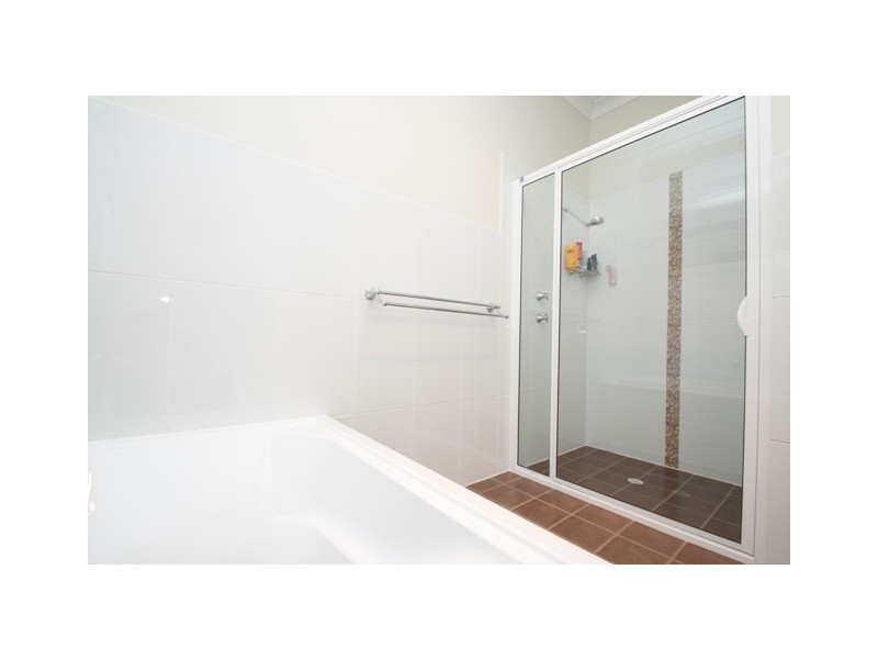 18 McEWEN DRIVE, Loxton SA 5333