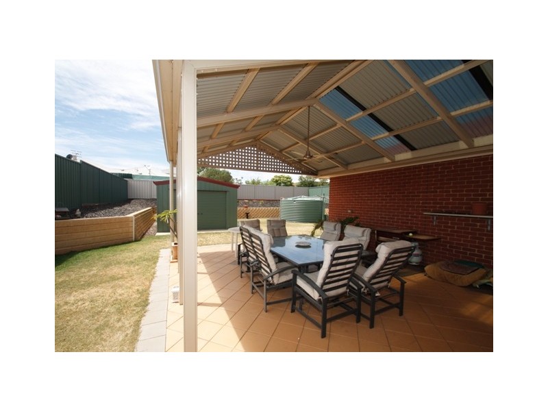 18 McEWEN DRIVE, Loxton SA 5333
