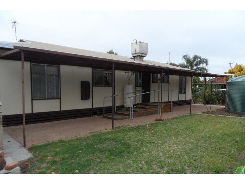 10 Pomroy Crescent, Lyrup SA 5343