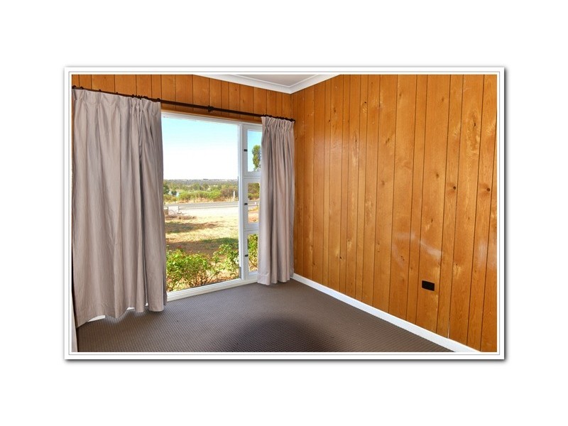 12964 Sturt Highway, Waikerie SA 5330