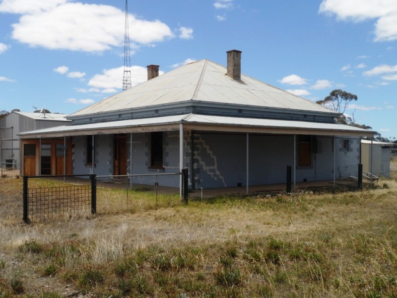 15 and 16 Railway Terrace, Mindarie SA 5309