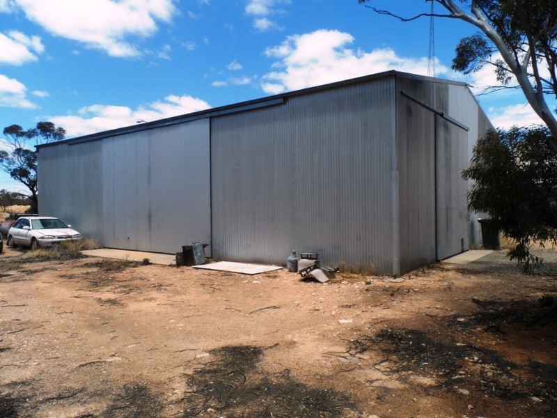 15 and 16 Railway Terrace, Mindarie SA 5309