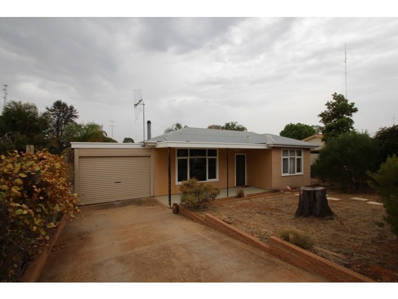 2 Clark Street, Berri SA 5343