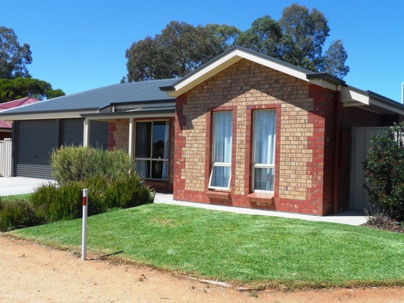 27 Schick Street, Loxton SA 5333