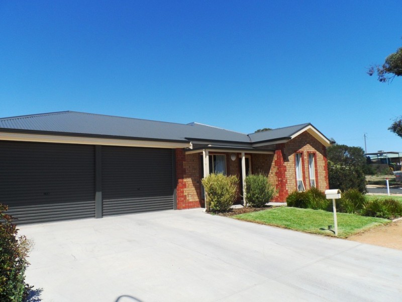 27 Schick Street, Loxton SA 5333
