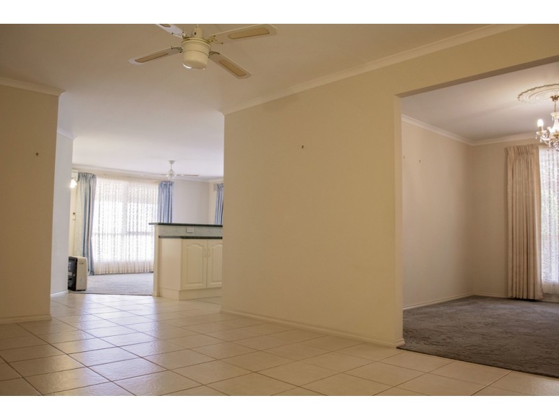 5 Torrens Street, Loxton SA 5333