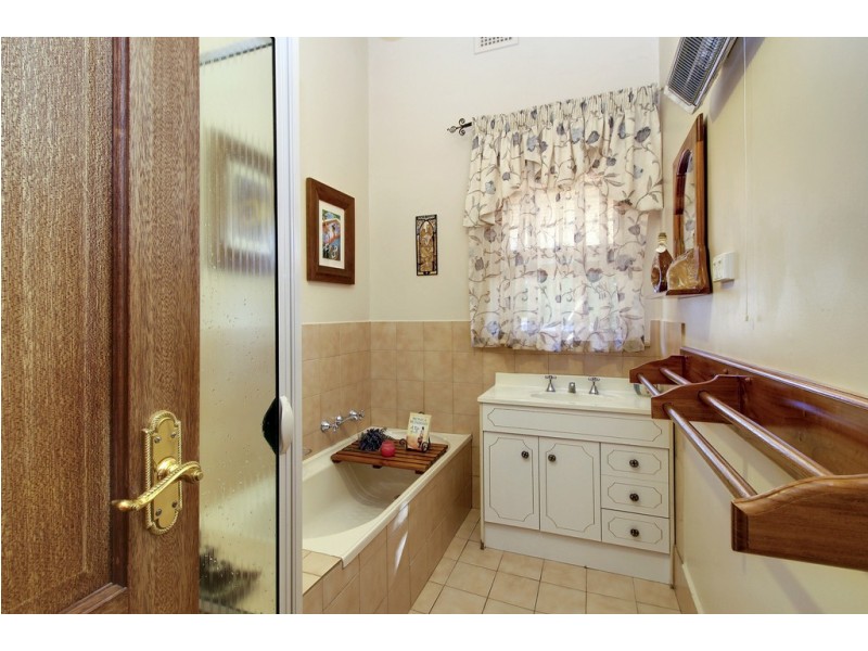 40 and 42 Wodonga Avenue, Loxton SA 5333