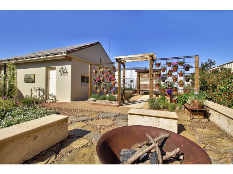 40 and 42 Wodonga Avenue, Loxton SA 5333