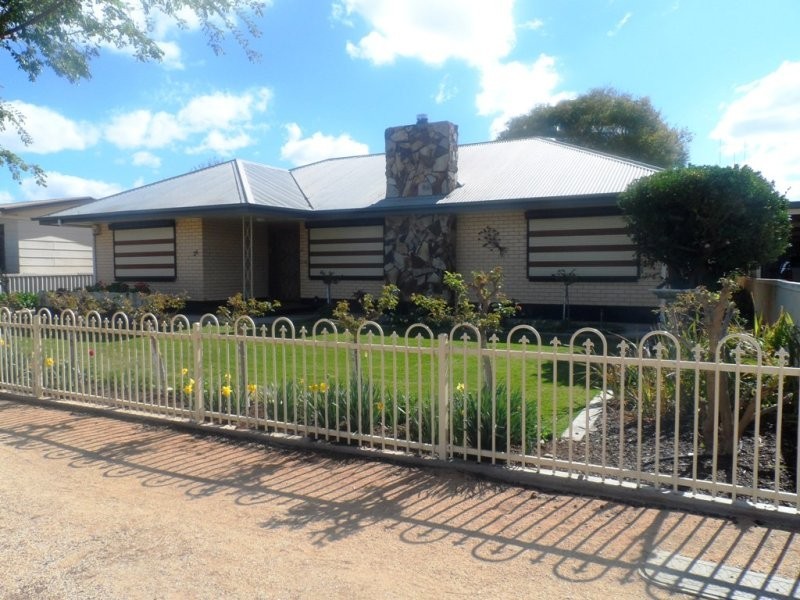 26 First Street, Loxton SA 5333