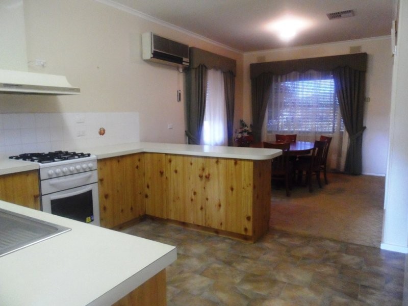 26 First Street, Loxton SA 5333