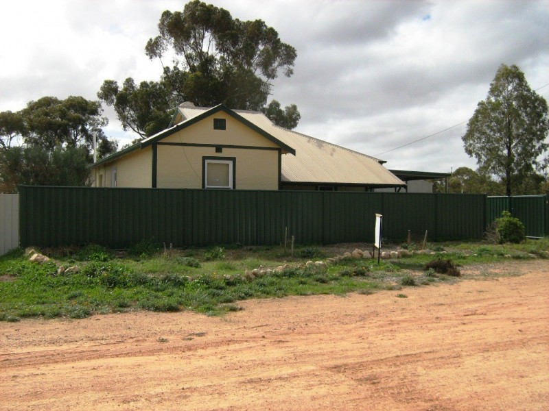 32 High Street PARUNA via, Loxton SA 5333