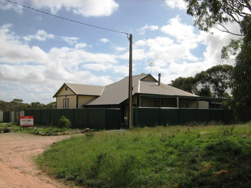 32 High Street PARUNA via, Loxton SA 5333