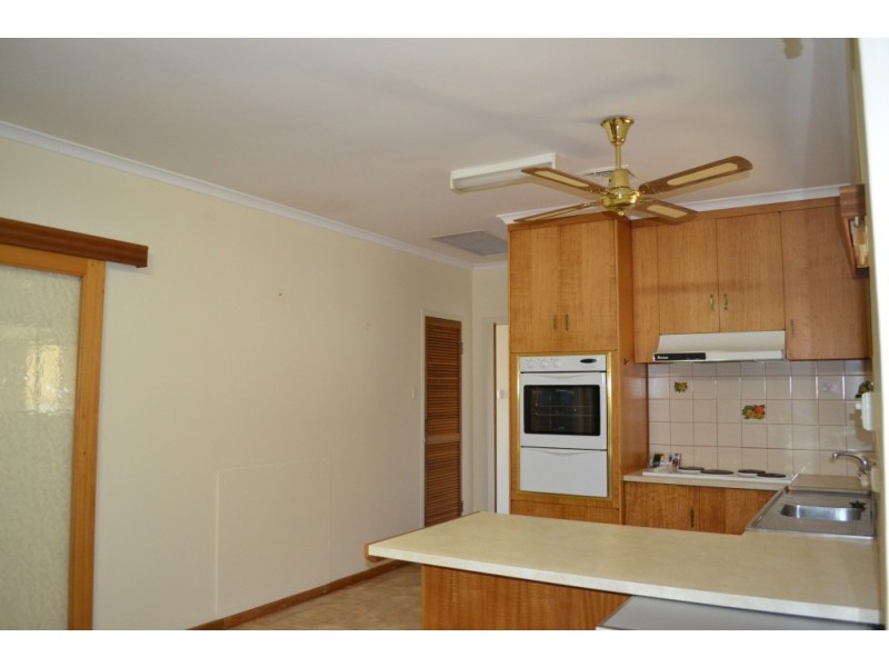 14 First Street, Loxton SA 5333