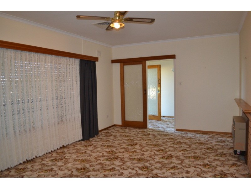 14 First Street, Loxton SA 5333