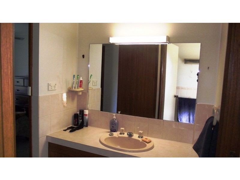 21 Downer Avenue, Lyrup SA 5343