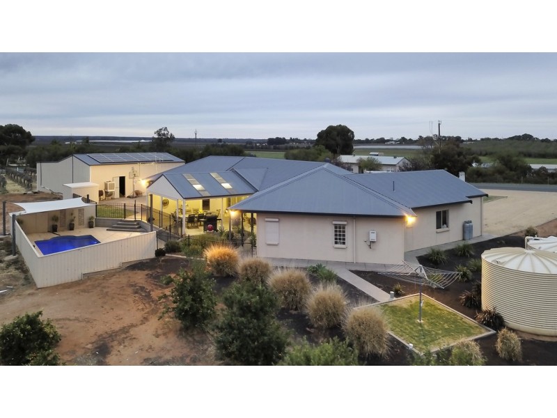 21 Casson Avenue, Loxton SA 5333