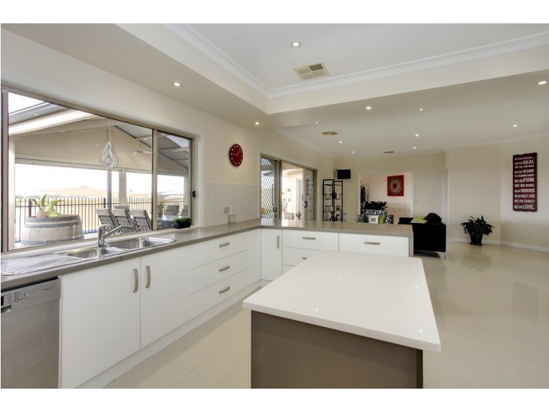 21 Casson Avenue, Loxton SA 5333