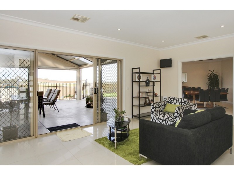 21 Casson Avenue, Loxton SA 5333