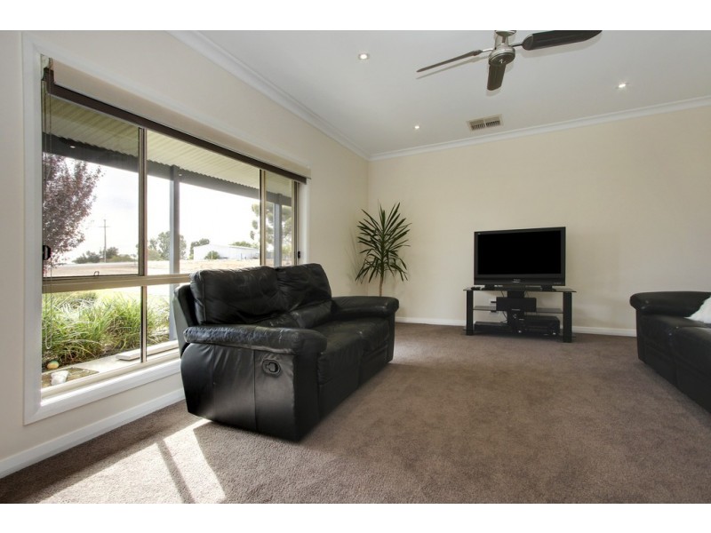 21 Casson Avenue, Loxton SA 5333