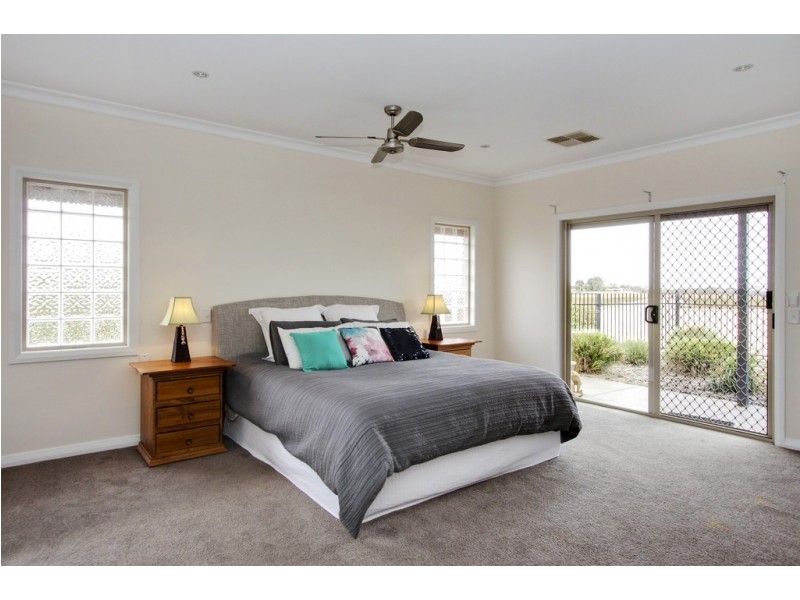 21 Casson Avenue, Loxton SA 5333