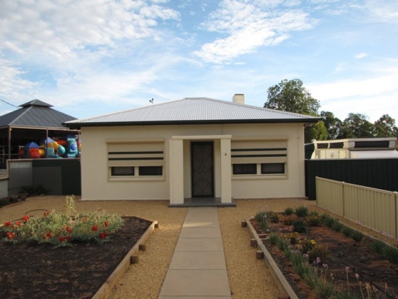 6 Pine Ave, Loxton SA 5333