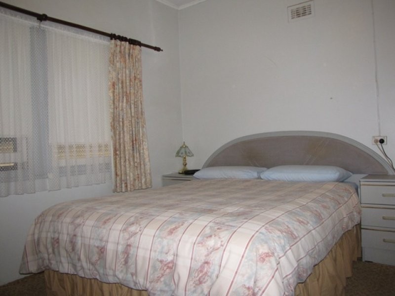 6 Pine Ave, Loxton SA 5333