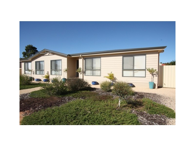 13 Schick Street, Loxton SA 5333