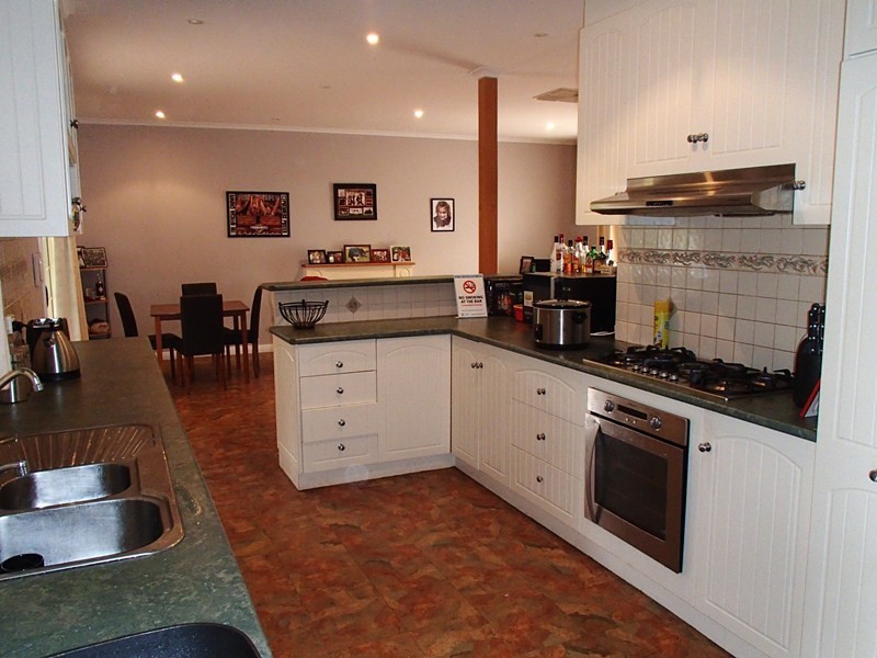 25 Sixteenth Street, Renmark SA 5341