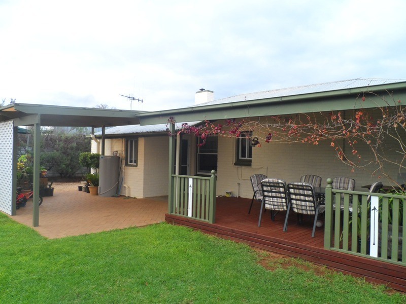 30 Acacia Avenue, Loxton SA 5333