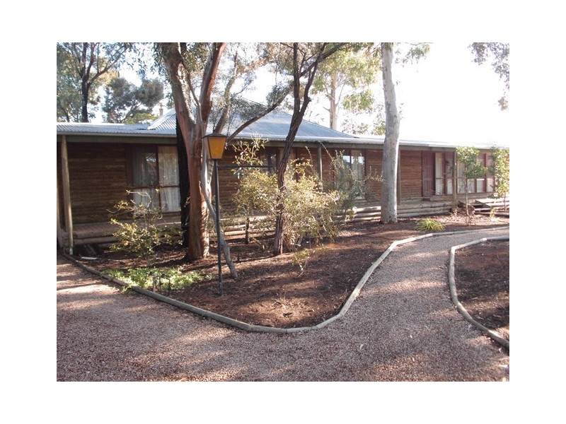 13 Railway Terrace, Renmark SA 5341