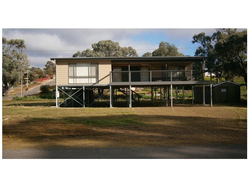 42 Acland Street, Blanchetown SA 5357