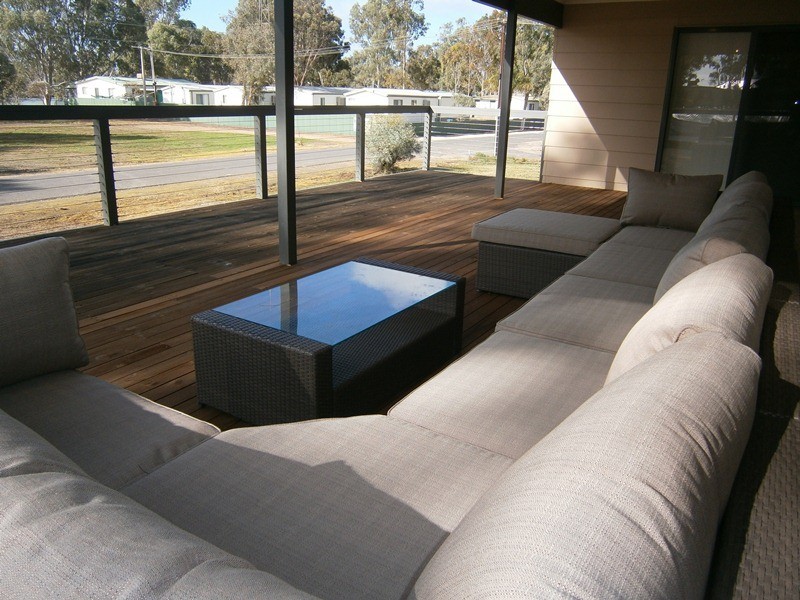 42 Acland Street, Blanchetown SA 5357