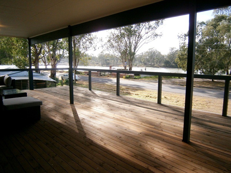 42 Acland Street, Blanchetown SA 5357