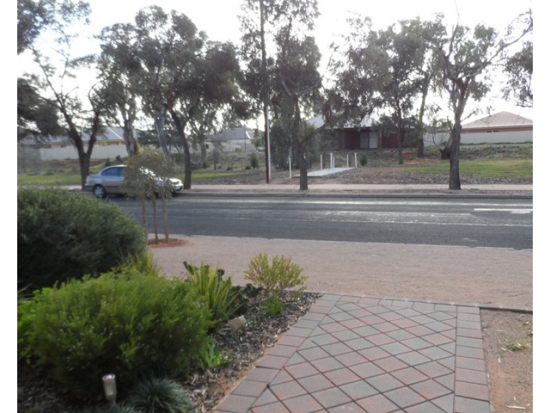 Unit 2/1 Thurk Street, Renmark SA 5341