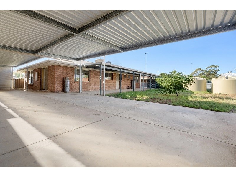 6 McCutcheon Street, Waikerie SA 5330