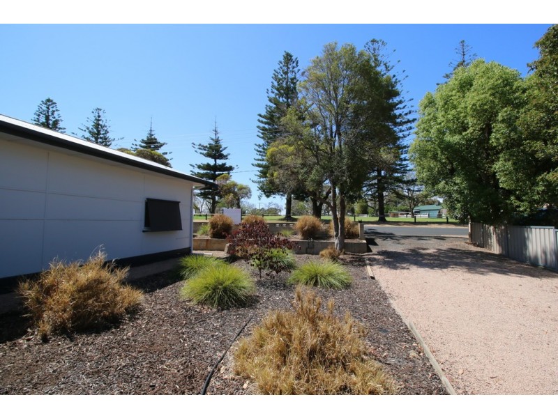 16 Wishart Street, Berri SA 5343