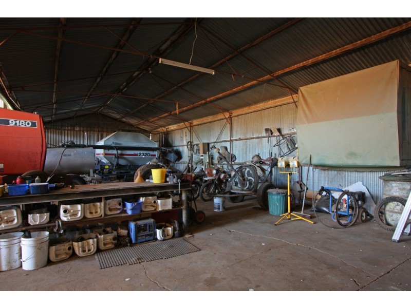 - Rural Land In Hundreds of Allen and Mindarie, Wanbi SA 5310